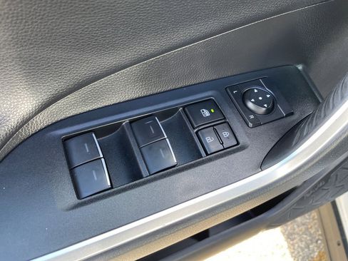 Used 2024 Toyota RAV4 Adventure image 11