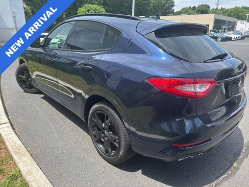 Used 2019 Maserati Levante GranLusso AWD/4WD image 4