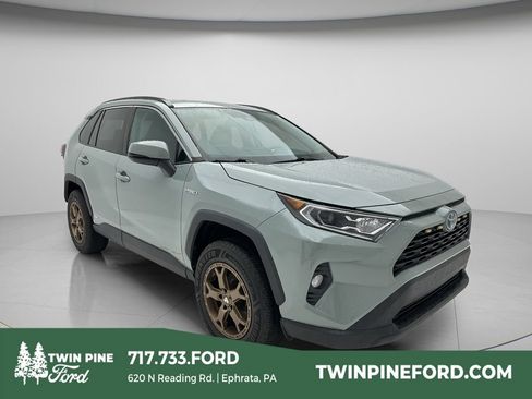 Used 2021 Toyota RAV4 XLE w/ Convenience Package AWD/4WD image 1
