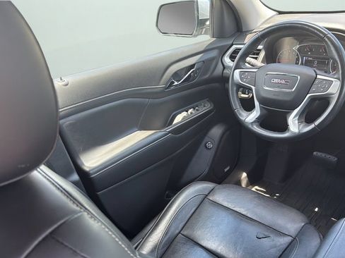 Used 2019 GMC Acadia SLT FWD image 18