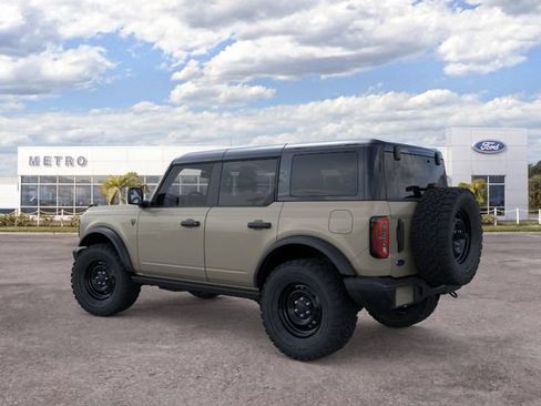 New 2026 Ford Bronco Badlands w/ Black Appearance Package AWD/4WD image 4