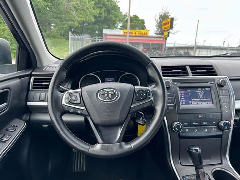 Used 2015 Toyota Camry SE FWD image 22