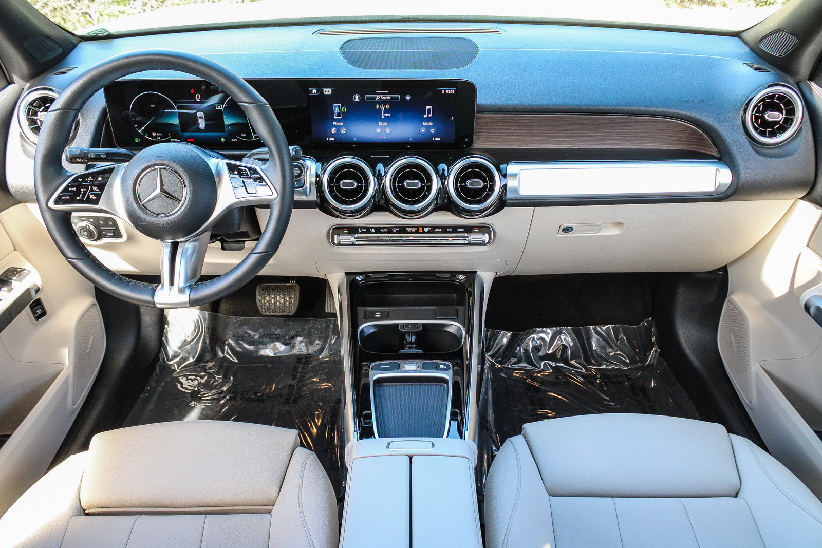 Certified 2026 Mercedes-Benz GLB 250 4MATIC image 12