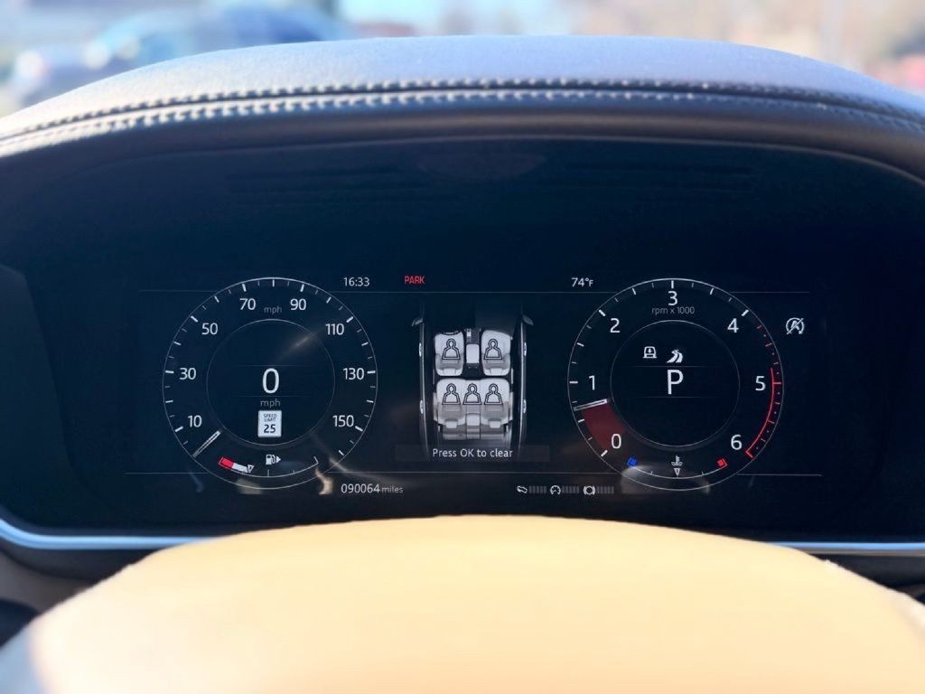 Used 2018 Land Rover Range Rover HSE AWD/4WD image 23