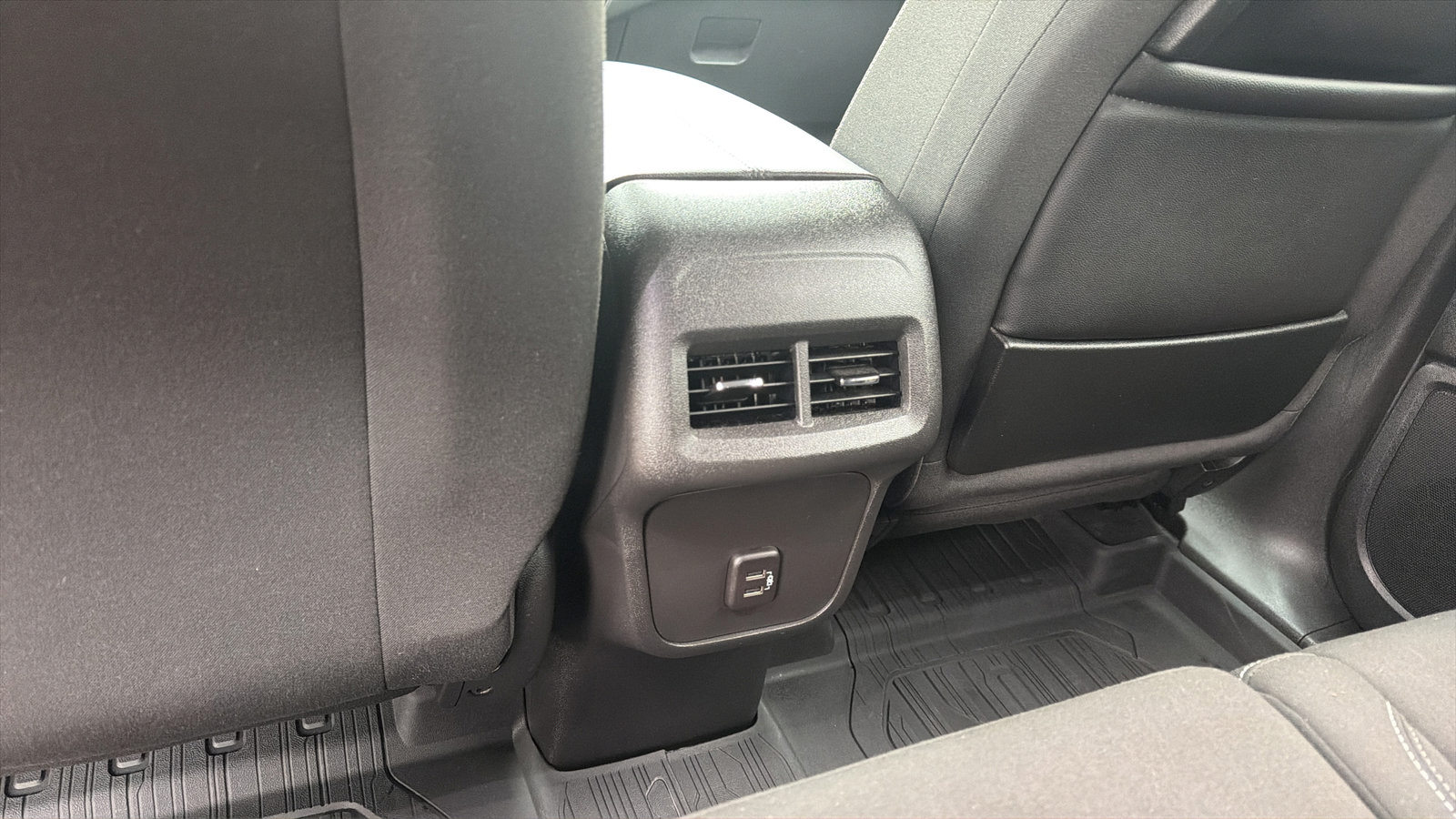 Used 2023 GMC Terrain SLE w/ Driver Convenience Package FWD image 25