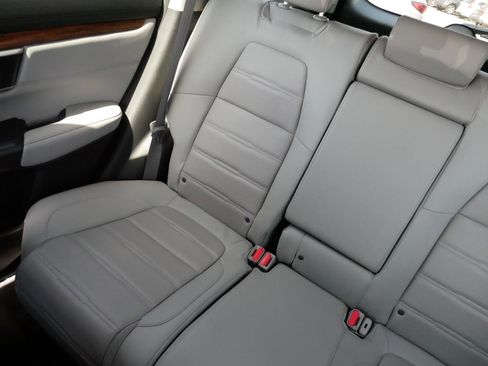 Used 2018 Honda CR-V Touring image 12