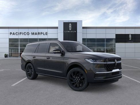 New 2026 Lincoln Navigator Reserve w/ Jet Appearance Package image 7