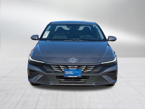Used 2024 Hyundai Elantra SE FWD image 2
