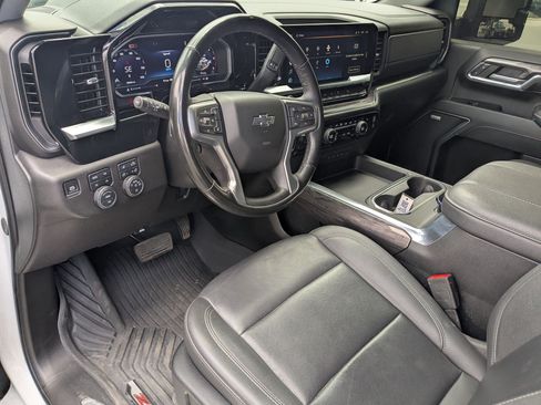 Used 2024 Chevrolet Silverado 3500 LTZ w/ LTZ Plus Package AWD/4WD image 17