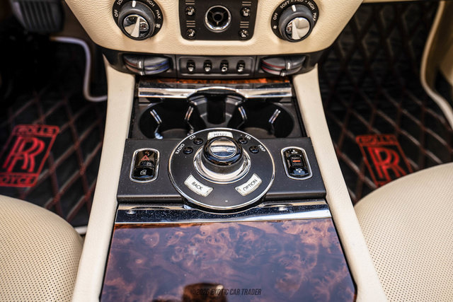 Used 2013 Rolls-Royce Ghost RWD image 89