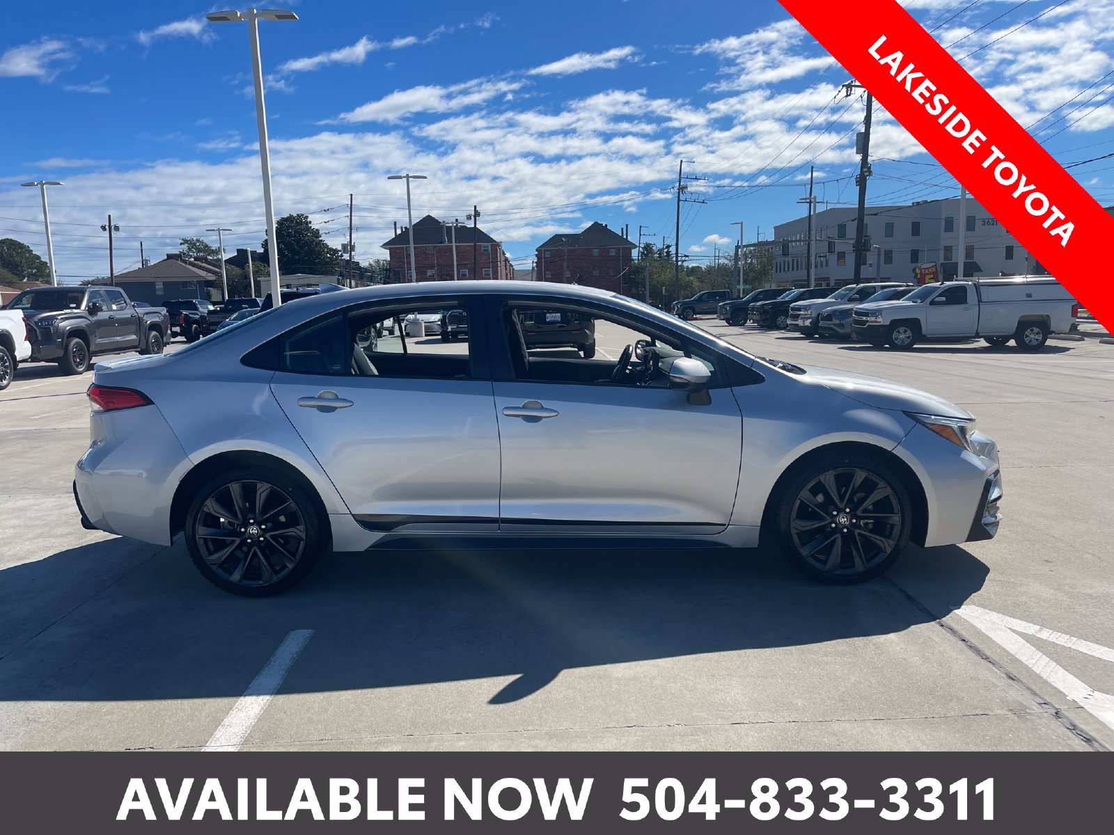 Used 2023 Toyota Corolla SE FWD image 6