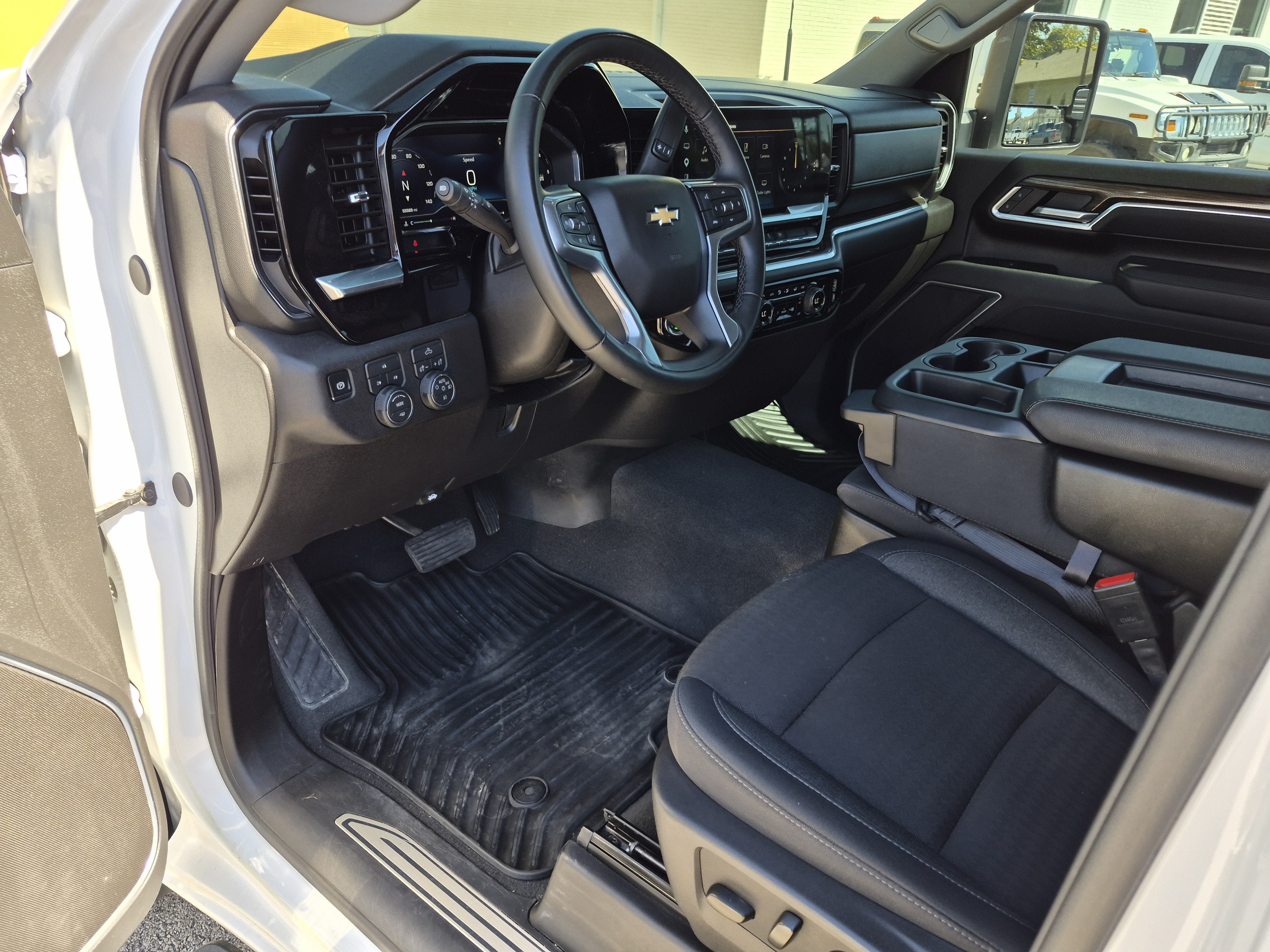 Used 2025 Chevrolet Silverado 2500 LT w/ Convenience Package AWD/4WD image 12