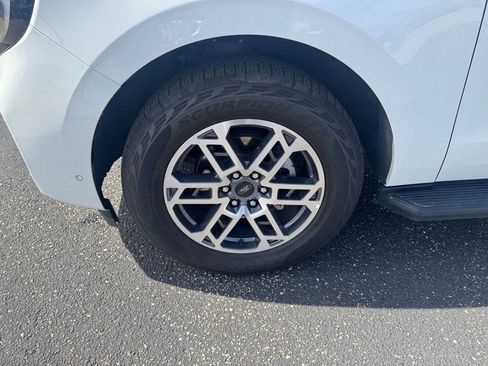 Certified 2025 Ford Expedition Active AWD/4WD image 9