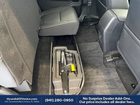 Certified 2024 Hyundai Santa Cruz Night AWD/4WD image 28