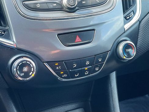 Used 2019 Chevrolet Cruze LS FWD image 15