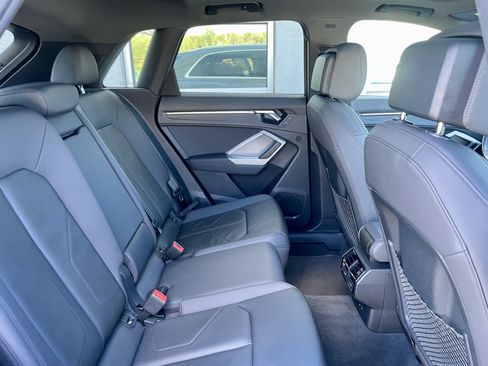 Used 2020 Audi Q3 2.0T Premium w/ Convenience Package AWD/4WD image 30