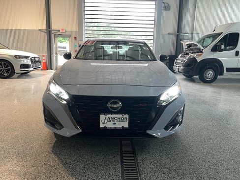 Used 2023 Nissan Altima 2.5 SR w/ SR Premium Package AWD/4WD image 2