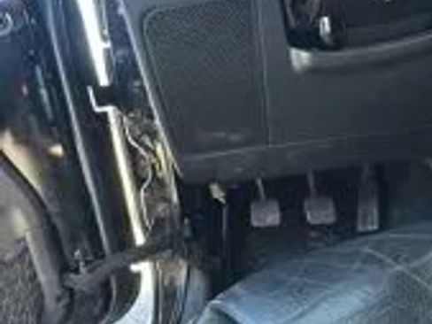 Used 2016 Jeep Wrangler Unlimited Sahara AWD/4WD image 9