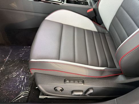 New 2026 Volkswagen GTI SE FWD image 14