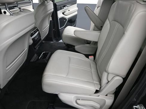 Used 2022 Jeep Wagoneer Series III w/ Convenience Group I AWD/4WD image 24