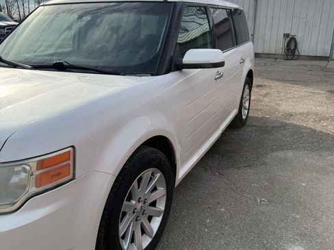 Used 2011 Ford Flex SEL w/ Rapid Spec Order Code image 2