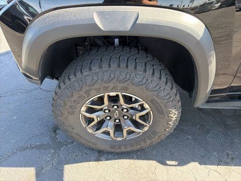 Used 2024 Chevrolet Colorado ZR2 w/ ZR2 Convenience Package III image 16