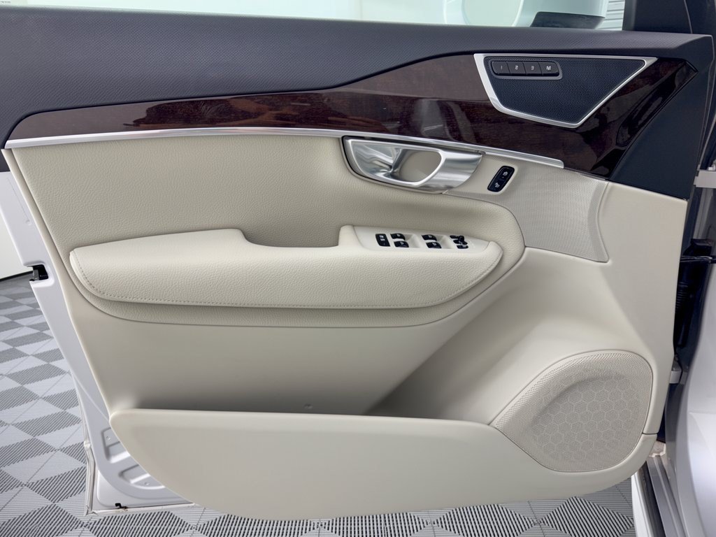 Used 2019 Volvo XC90 T6 Momentum w/ Advanced Package AWD/4WD image 14