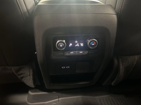 Used 2026 Buick Enclave Preferred w/ Power Package AWD/4WD image 12