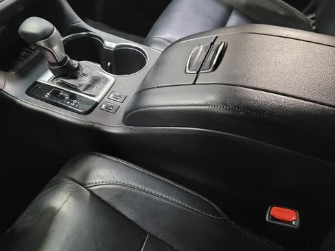 Used 2018 Toyota Highlander XLE image 26