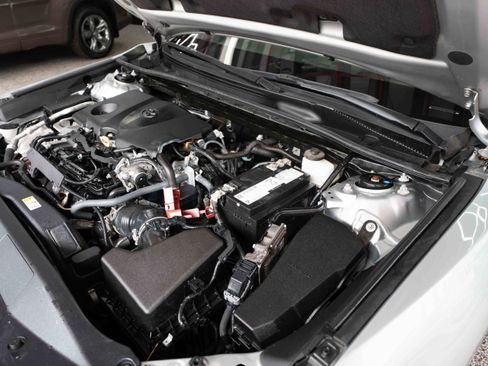 Used 2024 Toyota Camry XSE w/ Navigation Package image 32