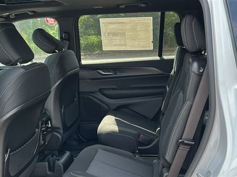 New 2025 Jeep Grand Cherokee L Laredo AWD/4WD image 25
