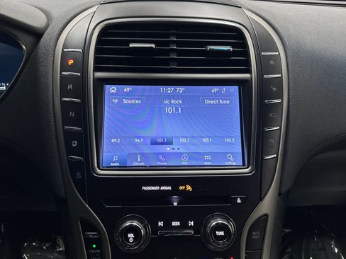 Used 2020 Lincoln Nautilus Reserve w/ Equipment Group 201A AWD/4WD image 23