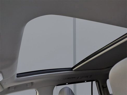 Used 2024 Toyota Highlander Platinum image 23