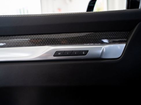 Used 2025 Cadillac Escalade ESV V image 30