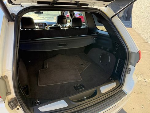 Used 2018 Jeep Grand Cherokee Overland image 21