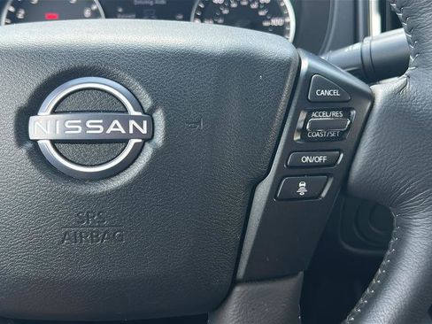 Used 2025 Nissan Frontier SV w/ SV Convenience Package RWD image 27