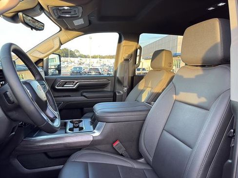 Used 2024 Chevrolet Silverado 2500 LTZ w/ LTZ Premium Package image 13