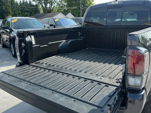 Used 2022 Toyota Tacoma TRD Pro AWD/4WD image 16