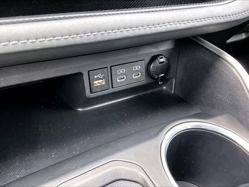 Certified 2024 Toyota Highlander LE FWD image 31
