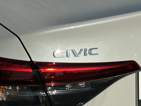 Used 2022 Honda Civic Touring image 33