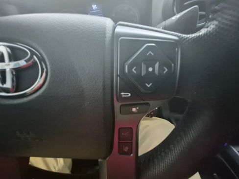 Used 2021 Toyota Tacoma TRD Off-Road w/ TRD Premium Off Road Package AWD/4WD image 28