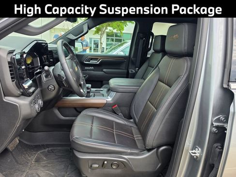 Used 2024 Chevrolet Silverado 1500 High Country w/ High Country Premium Package AWD/4WD image 7
