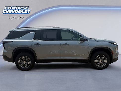 New 2026 Chevrolet Traverse LT w/ Enhanced Driving Package FWD image 6