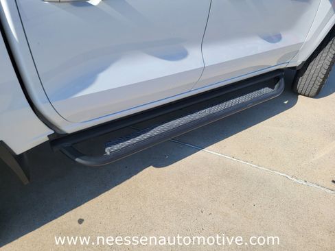 Used 2024 Chevrolet Colorado Z71 w/ Z71 Convenience Package 2 image 9