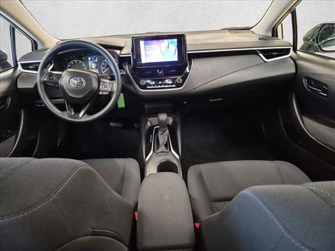 Used 2025 Toyota Corolla LE FWD image 17