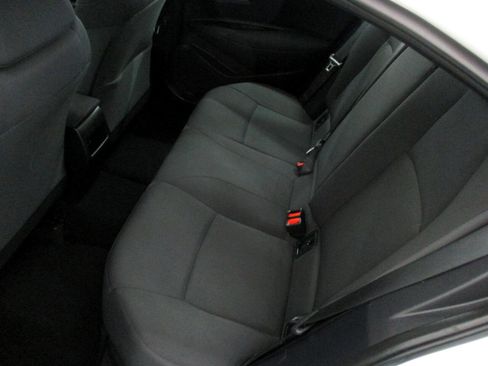 Used 2021 Toyota Corolla LE image 10