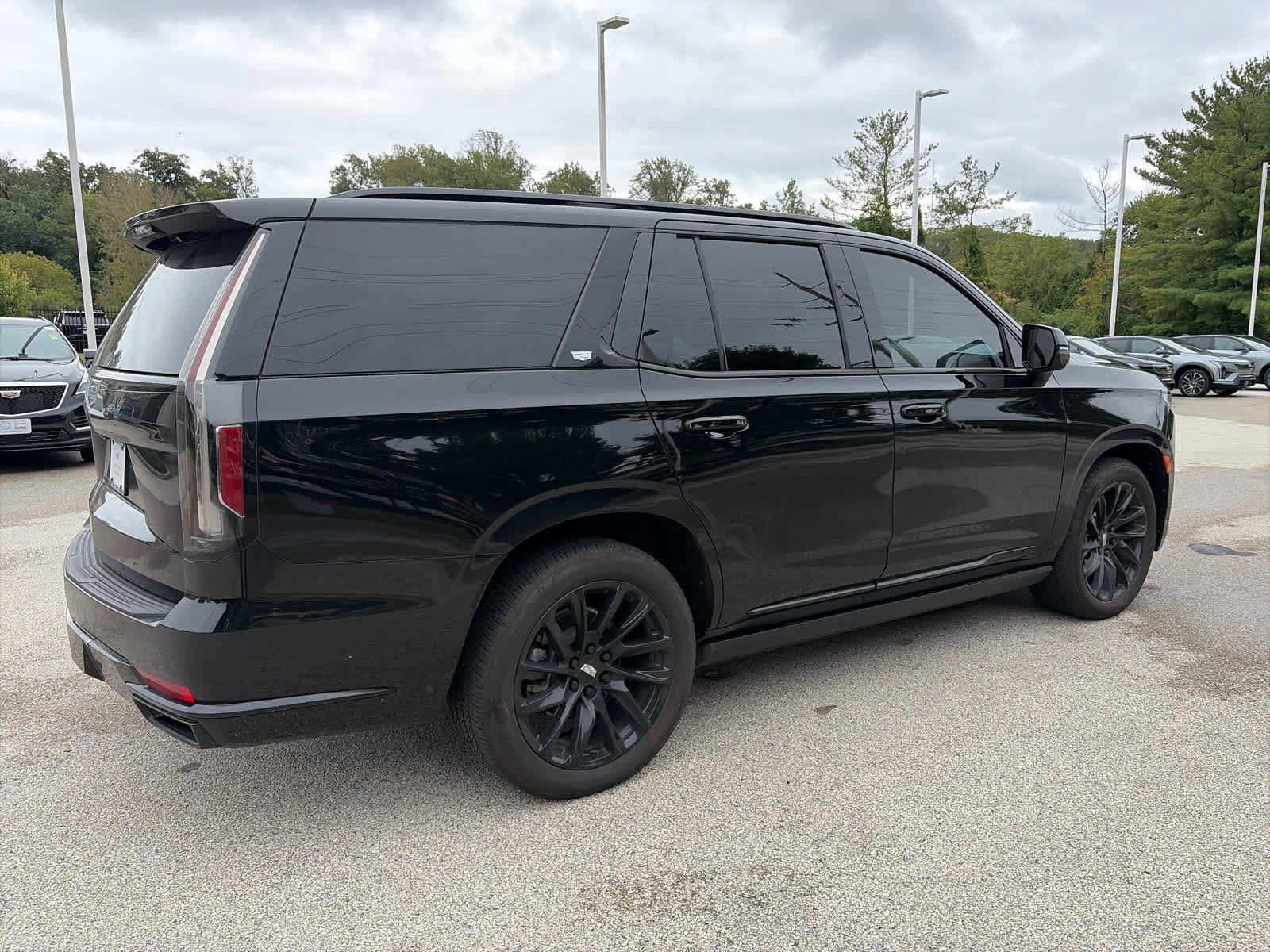 Certified 2024 Cadillac Escalade Sport Platinum w/ LPO, ONYX Package AWD/4WD image 4