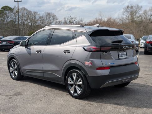 Used 2023 Chevrolet Bolt EUV LT w/ Convenience Package image 7