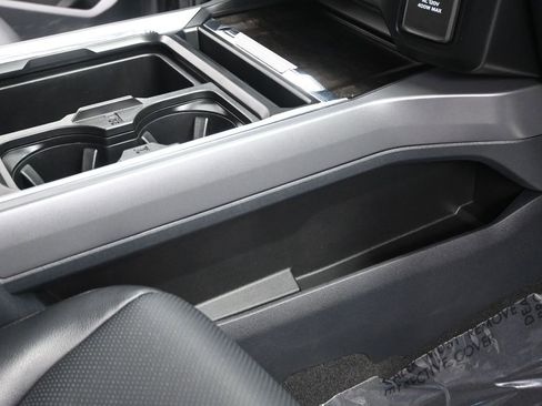 Used 2024 Ford F250 Lariat image 28