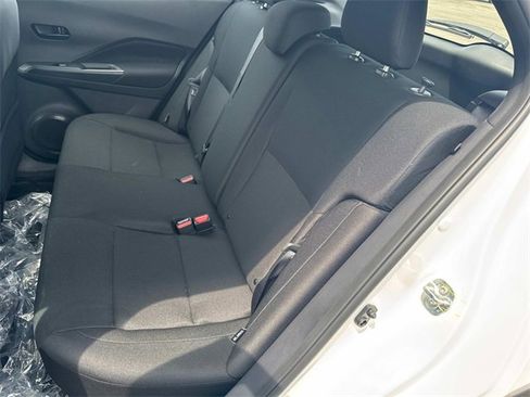 New 2025 Nissan Kicks Play S image 15